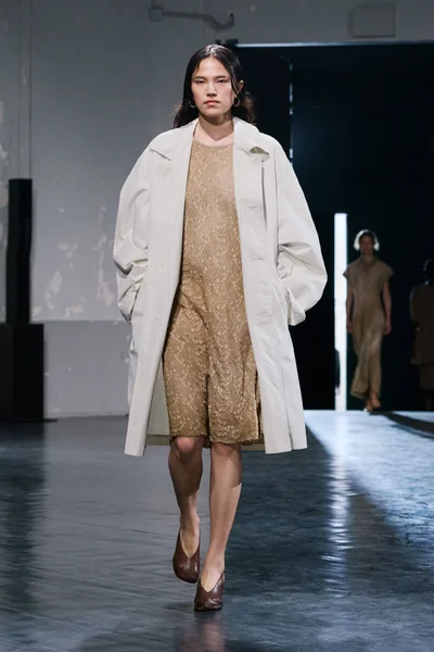Look 11